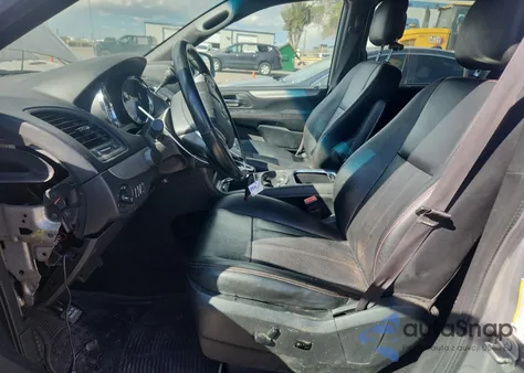 2019 Dodge Grand Caravan Gt z USA, uszkodzony, nr VIN 2C4RDGEG7KR658546